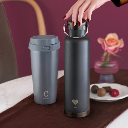 自由なメッセージを刻印できるスターバックスの名入れサービスで、甘く優雅なバレンタインを過ごしませんか。